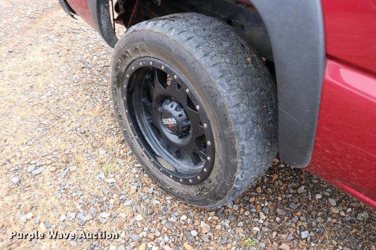 image for item EC9313 2005 Chevrolet Silverado 2500HD Crew Cab pickup truck