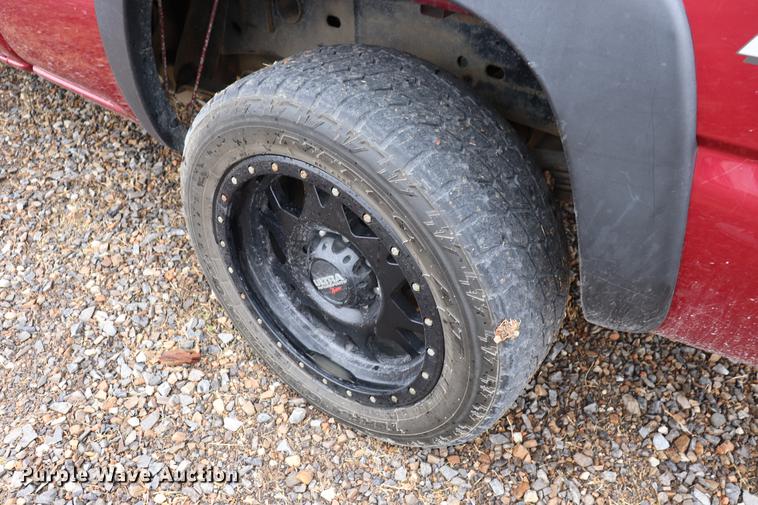 image for item EC9313 2005 Chevrolet Silverado 2500HD Crew Cab pickup truck