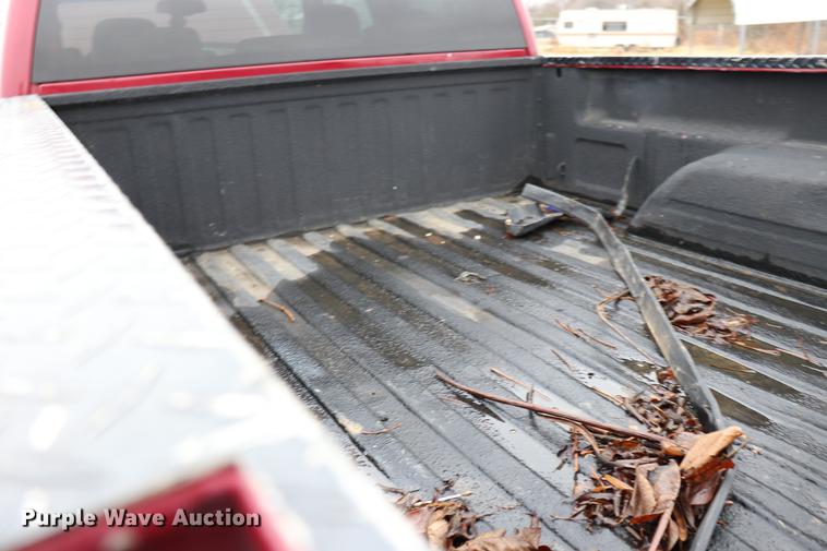 image for item EC9313 2005 Chevrolet Silverado 2500HD Crew Cab pickup truck