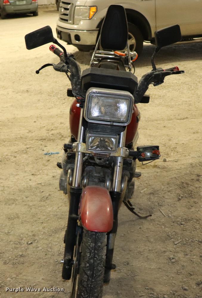 image for item EC9317 1982 Yamaha SECA750 motorcycle