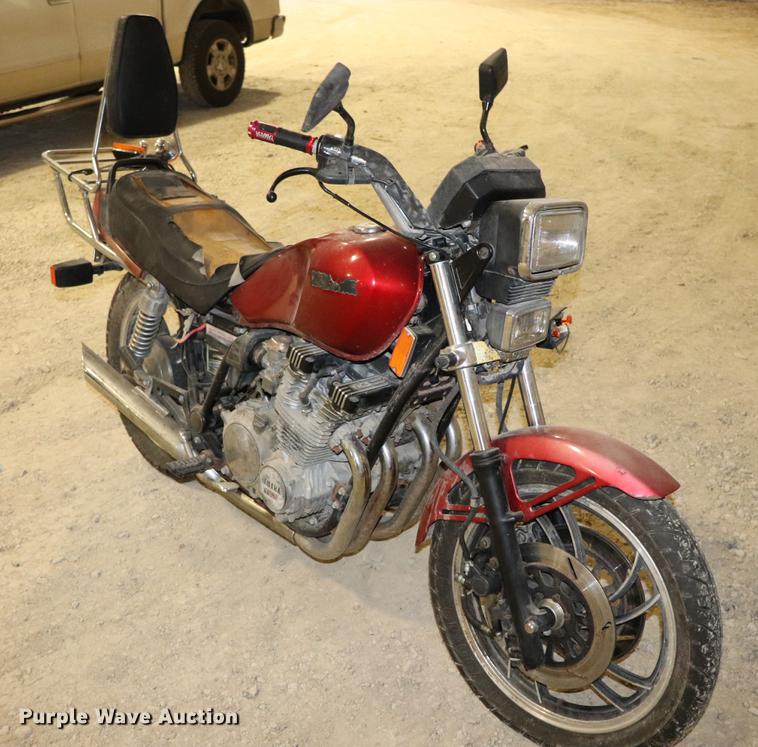 image for item EC9317 1982 Yamaha SECA750 motorcycle