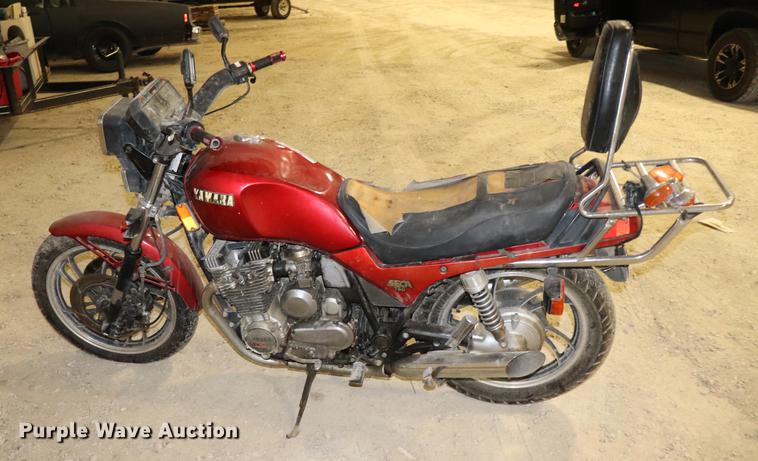 image for item EC9317 1982 Yamaha SECA750 motorcycle