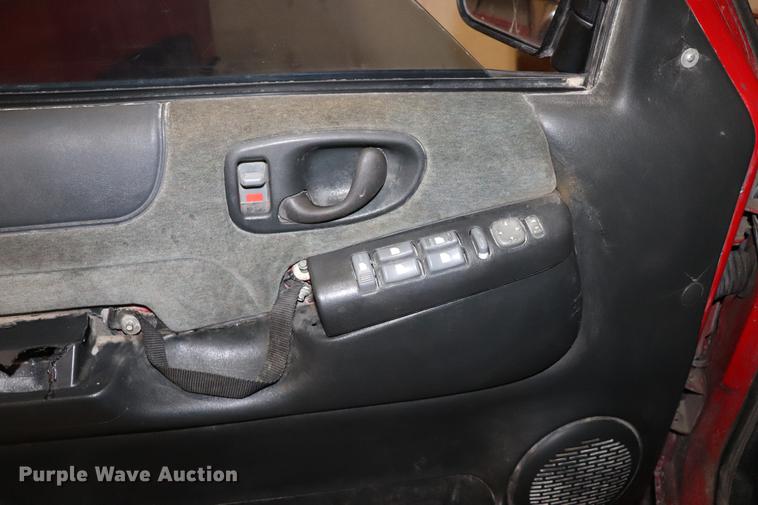 image for item EC9321 2002 GMC Sonoma SLS Crew Cab pickup truck