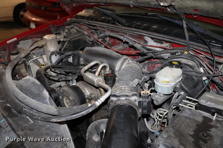 image for item EC9321 2002 GMC Sonoma SLS Crew Cab pickup truck