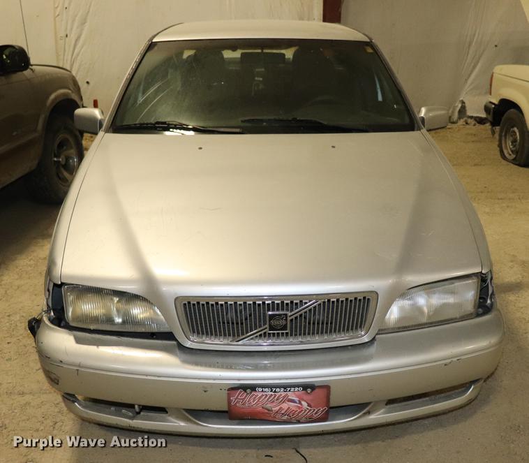 image for item EC9325 1998 Volvo S70