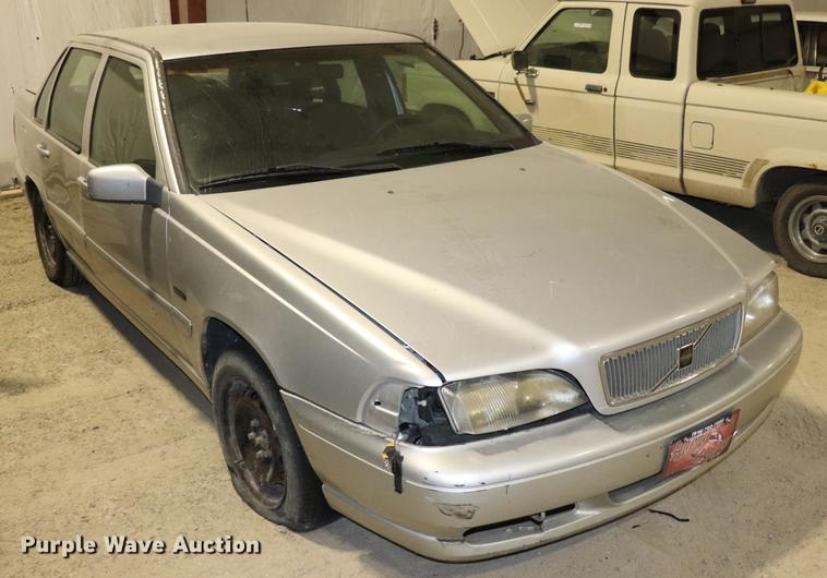 image for item EC9325 1998 Volvo S70