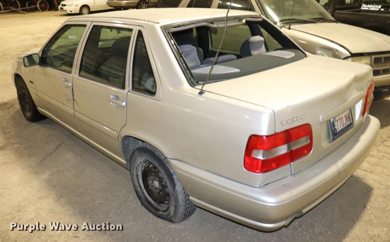 image for item EC9325 1998 Volvo S70