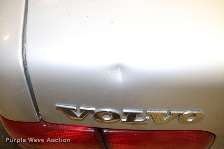 image for item EC9325 1998 Volvo S70