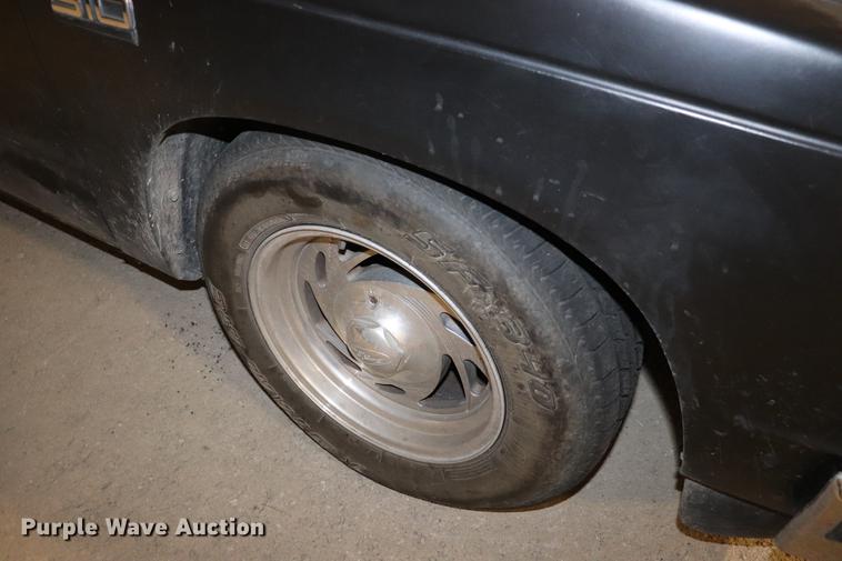 image for item EC9327 1989 Chevrolet S10 pickup truck