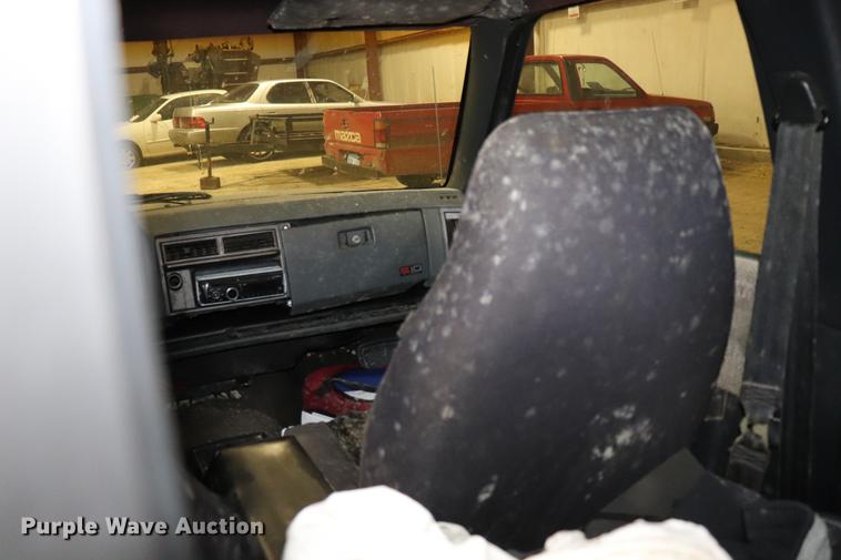 image for item EC9327 1989 Chevrolet S10 pickup truck