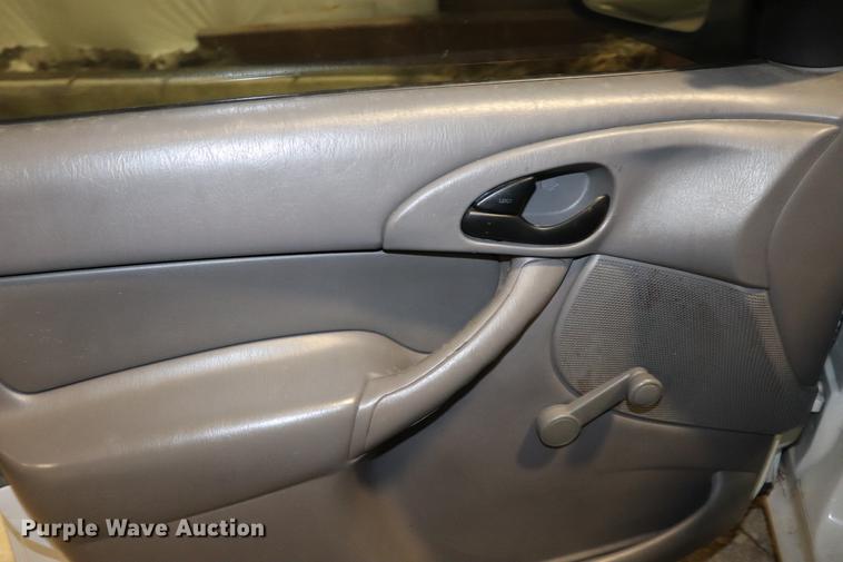 image for item EC9330 2001 Ford Focus