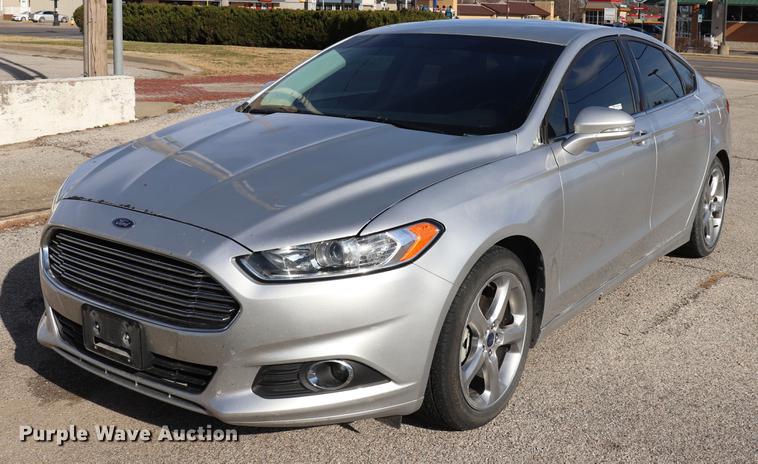 image for item EC9332 2013 Ford Fusion SE