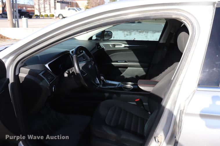 image for item EC9332 2013 Ford Fusion SE