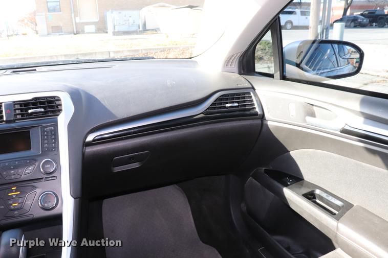 image for item EC9332 2013 Ford Fusion SE