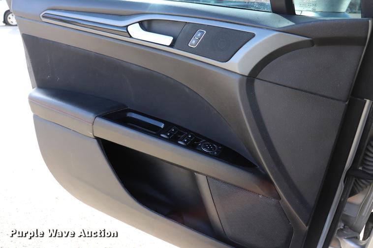 image for item EC9332 2013 Ford Fusion SE