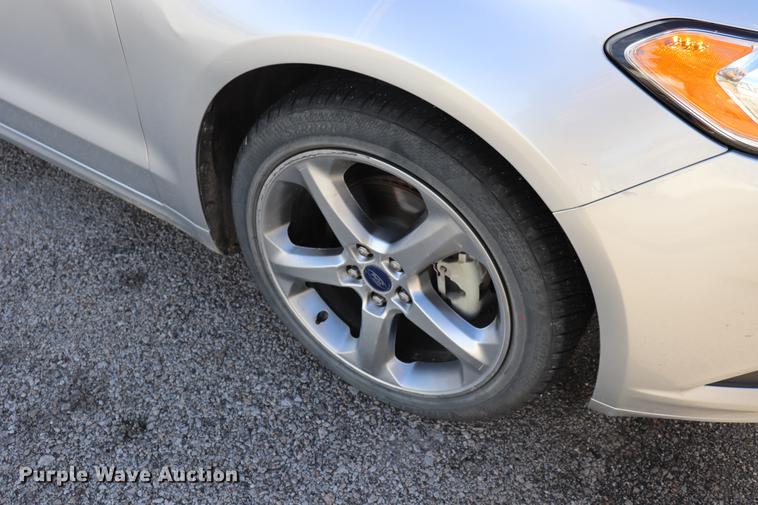 image for item EC9332 2013 Ford Fusion SE