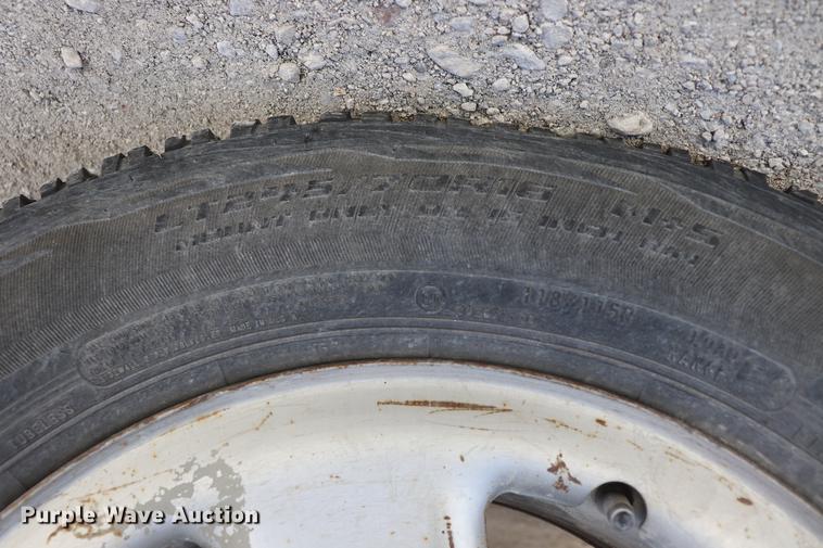 image for item EC9333 2001 Chevrolet Silverado 2500 pickup truck