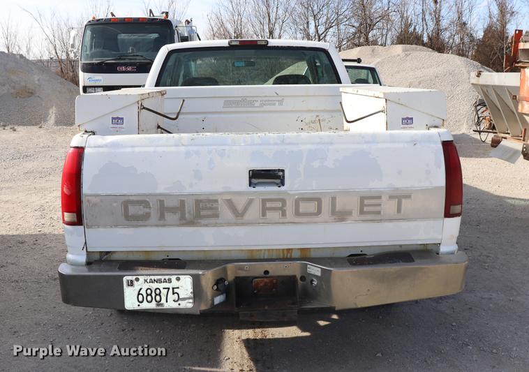 image for item EC9334 1994 Chevrolet Silverado 1500 pickup truck