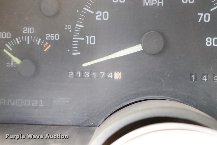 image for item EC9334 1994 Chevrolet Silverado 1500 pickup truck