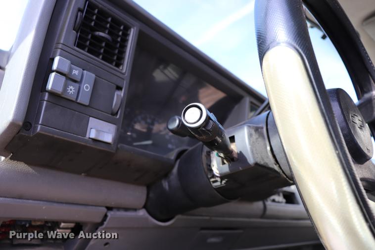 image for item EC9334 1994 Chevrolet Silverado 1500 pickup truck
