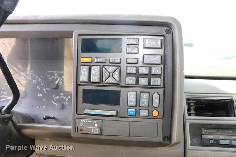 image for item EC9334 1994 Chevrolet Silverado 1500 pickup truck