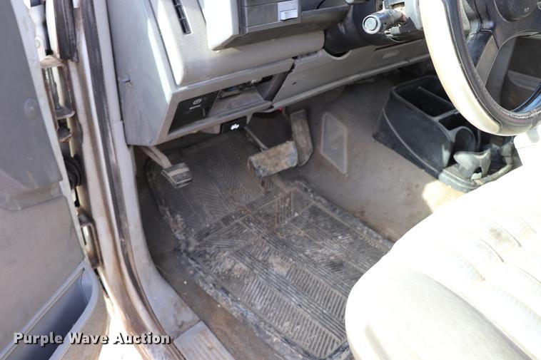 image for item EC9334 1994 Chevrolet Silverado 1500 pickup truck