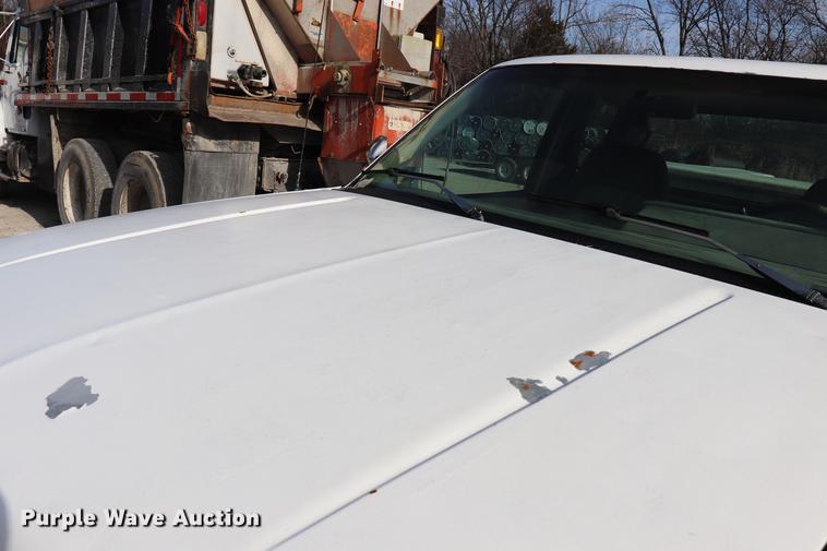 image for item EC9334 1994 Chevrolet Silverado 1500 pickup truck