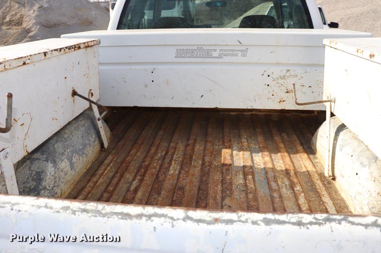 image for item EC9334 1994 Chevrolet Silverado 1500 pickup truck