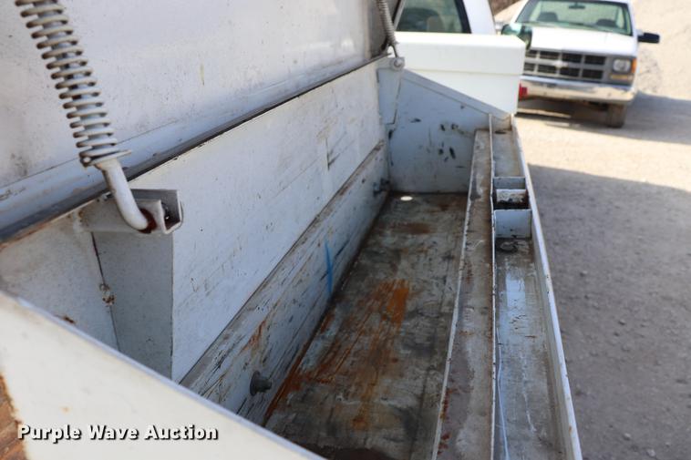 image for item EC9334 1994 Chevrolet Silverado 1500 pickup truck