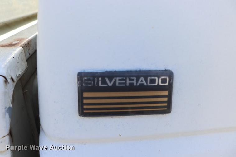 image for item EC9334 1994 Chevrolet Silverado 1500 pickup truck