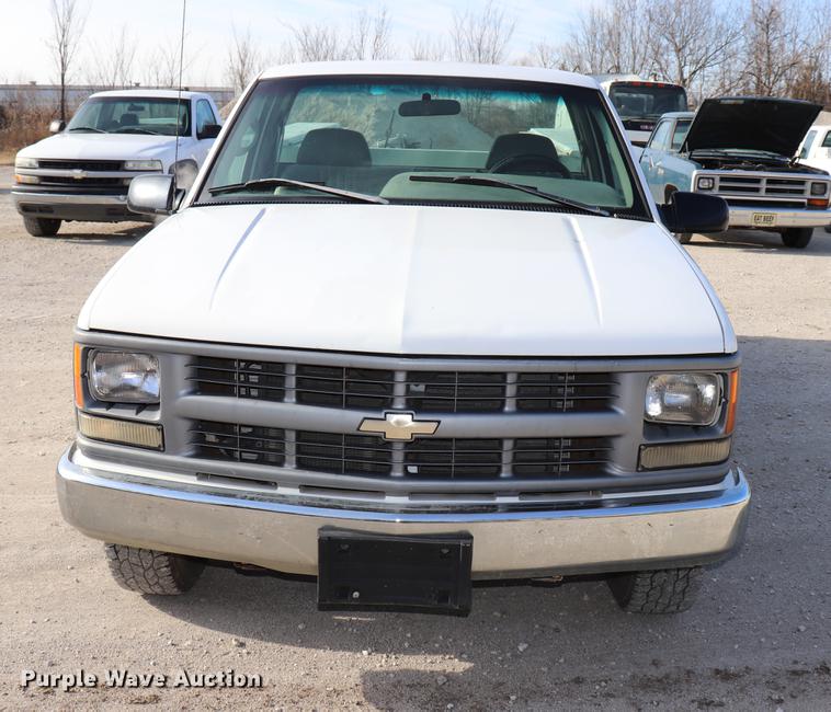 image for item EC9335 1996 Chevrolet Cheyenne 2500 utility bed truck