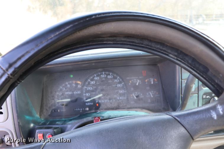 image for item EC9335 1996 Chevrolet Cheyenne 2500 utility bed truck