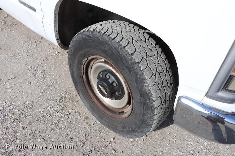 image for item EC9335 1996 Chevrolet Cheyenne 2500 utility bed truck