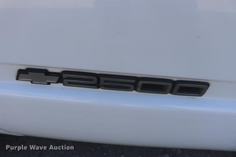 image for item EC9335 1996 Chevrolet Cheyenne 2500 utility bed truck