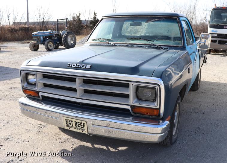image for item EC9336 1989 Dodge D150 pickup truck