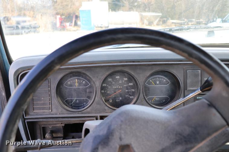image for item EC9336 1989 Dodge D150 pickup truck