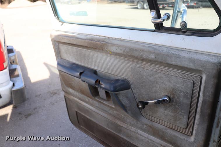 image for item EC9336 1989 Dodge D150 pickup truck