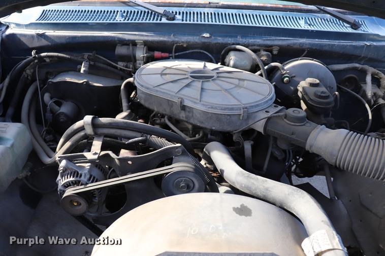 image for item EC9336 1989 Dodge D150 pickup truck