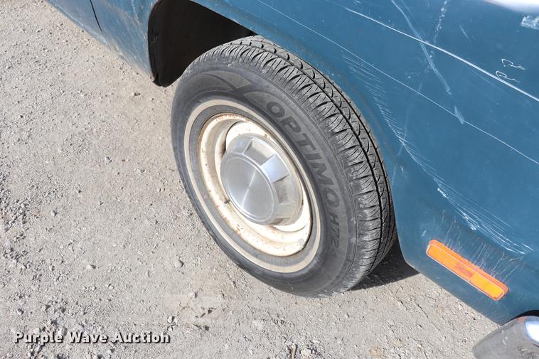 image for item EC9336 1989 Dodge D150 pickup truck