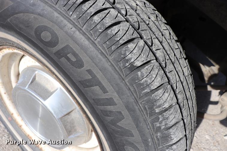 image for item EC9336 1989 Dodge D150 pickup truck