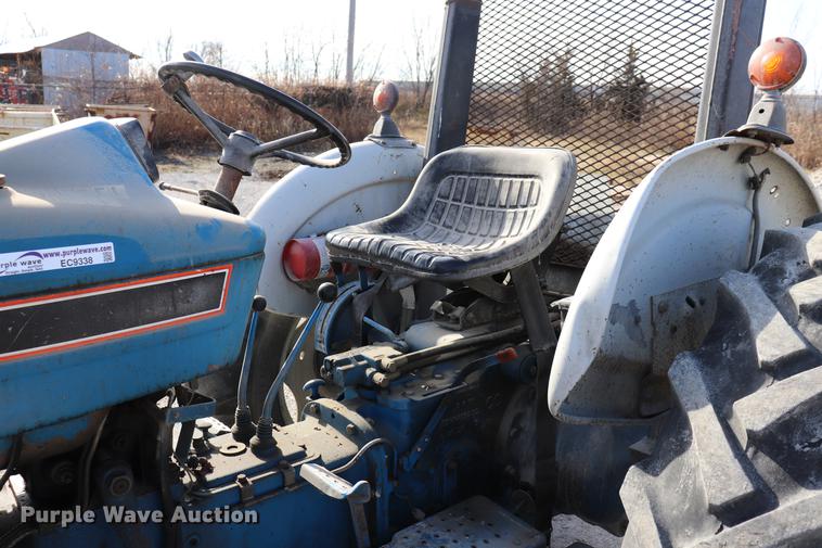 image for item EC9338 Ford 2910 tractor