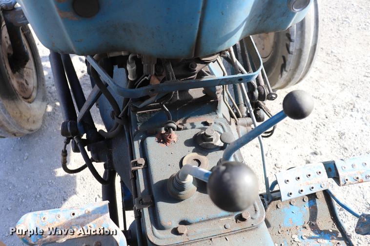 image for item EC9338 Ford 2910 tractor