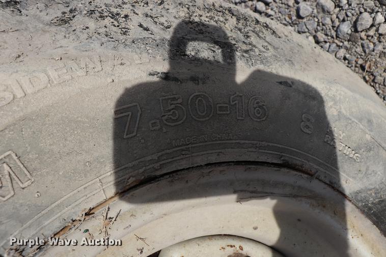 image for item EC9338 Ford 2910 tractor