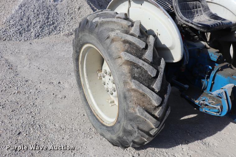 image for item EC9338 Ford 2910 tractor