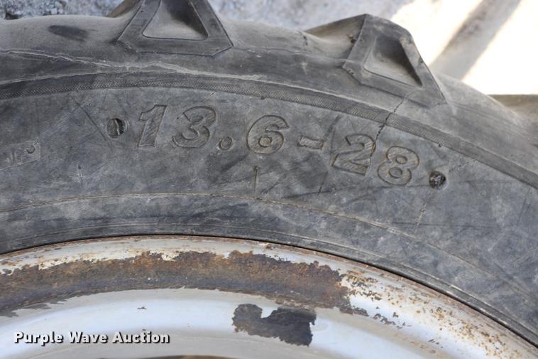 image for item EC9338 Ford 2910 tractor