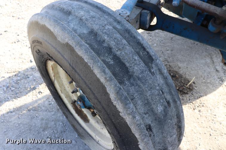 image for item EC9338 Ford 2910 tractor