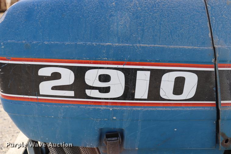 image for item EC9338 Ford 2910 tractor