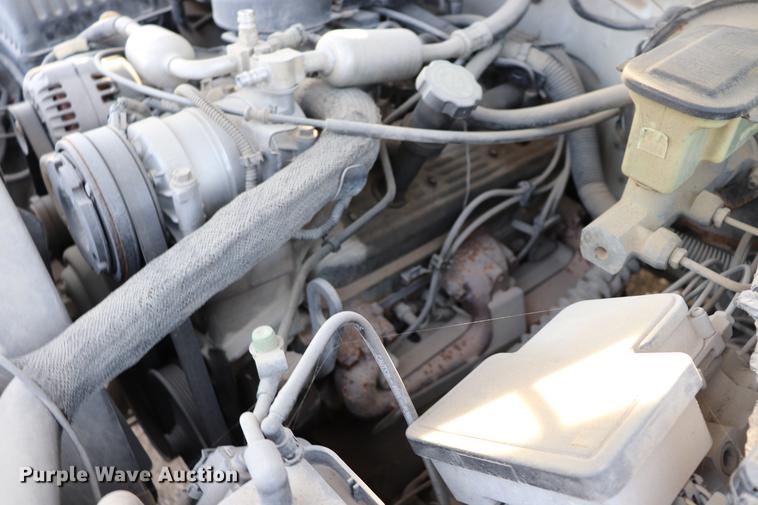 image for item EC9340 1998 Chevrolet Cheyenne 2500 utility bed truck