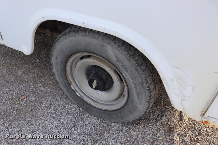 image for item EC9340 1998 Chevrolet Cheyenne 2500 utility bed truck