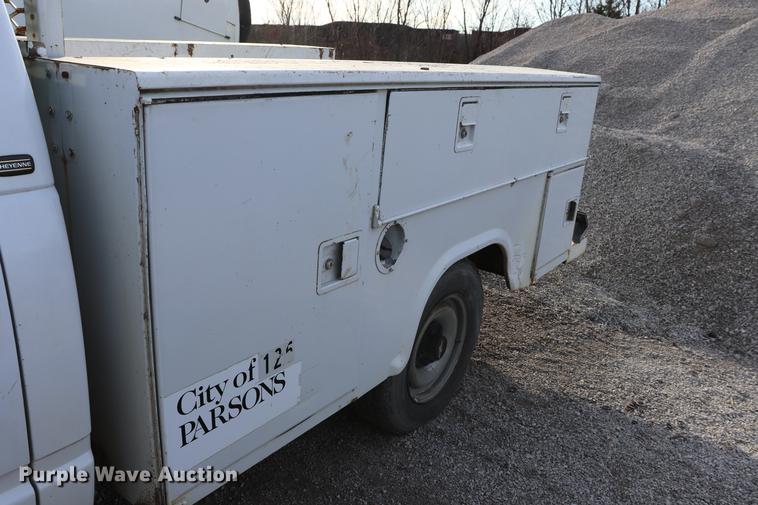 image for item EC9340 1998 Chevrolet Cheyenne 2500 utility bed truck